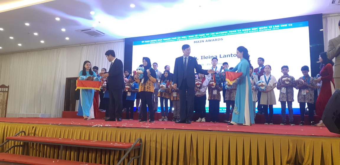 SELAMAT, ANINDITA SAYLA SAFIRA MERAIH MEDALI PERUNGGU DI IMSO VIETNAM 2019