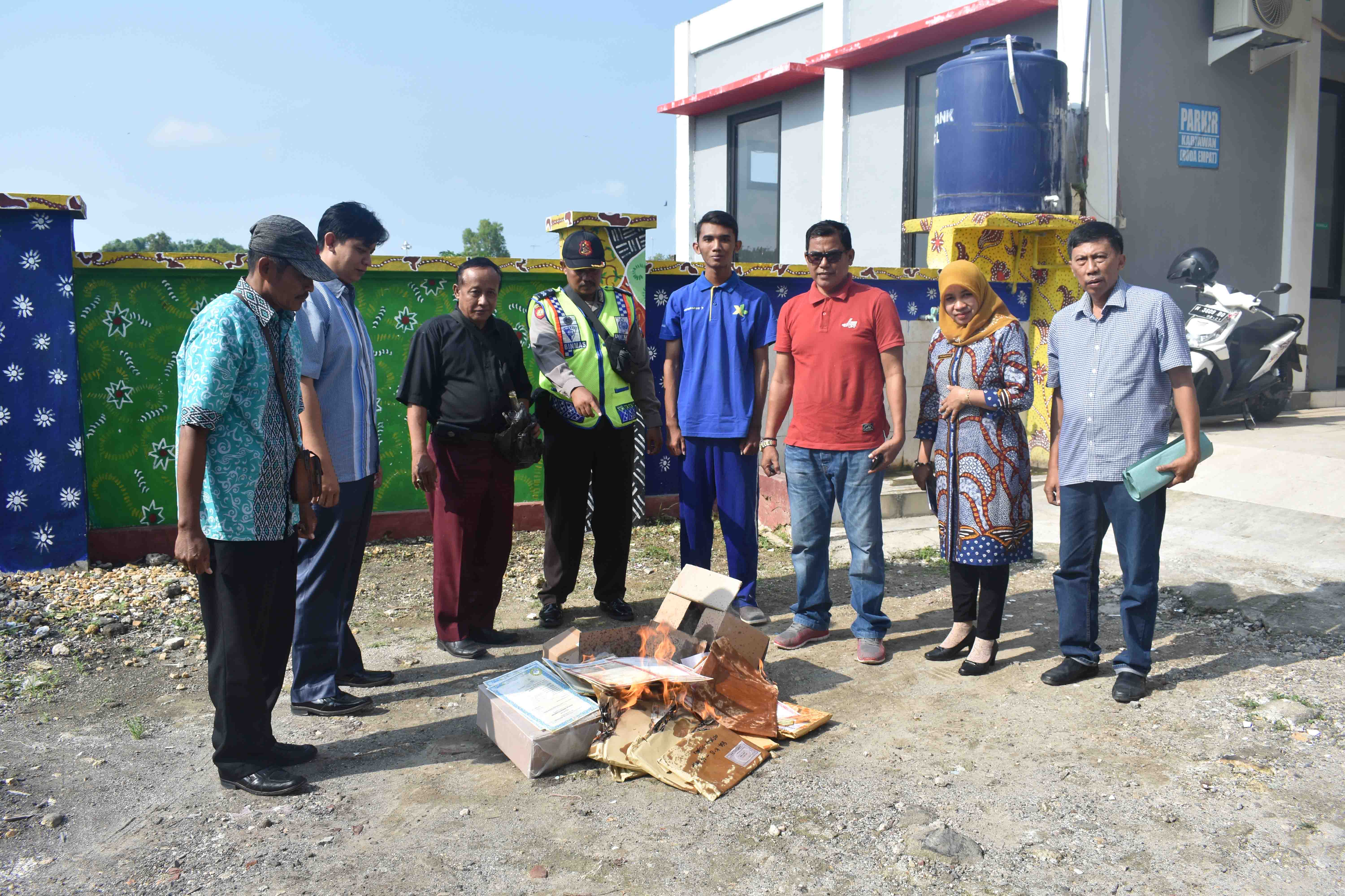 Pemusnahan Sisa Blangko Ijazah SD dan SMP