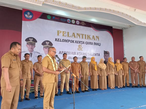Disdikbud Pamekasan Lantik Pengurus KKG SD dan Berikan Apresiasi Ajang Talenta